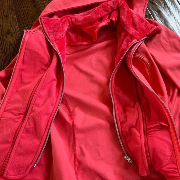 Lululemon Uba Hoodie *Softshell Love Red - Picture 3 of 5